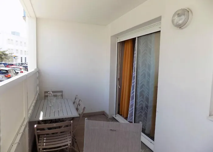 - Au Coeur Du Centre-ville - A Seulement 200m Lägenhet