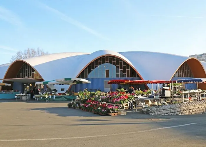 - Au Coeur Du Centre-ville - A Seulement 200m Lägenhet